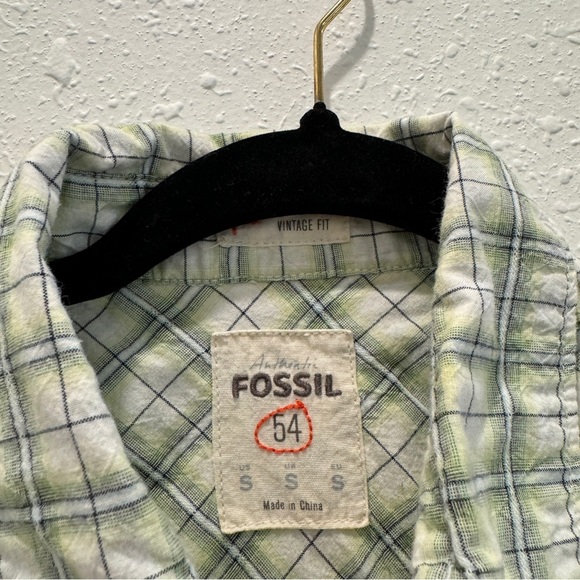 Fossil Snap Button Up Short Sleeve shirt size small - Picture 4 of 6